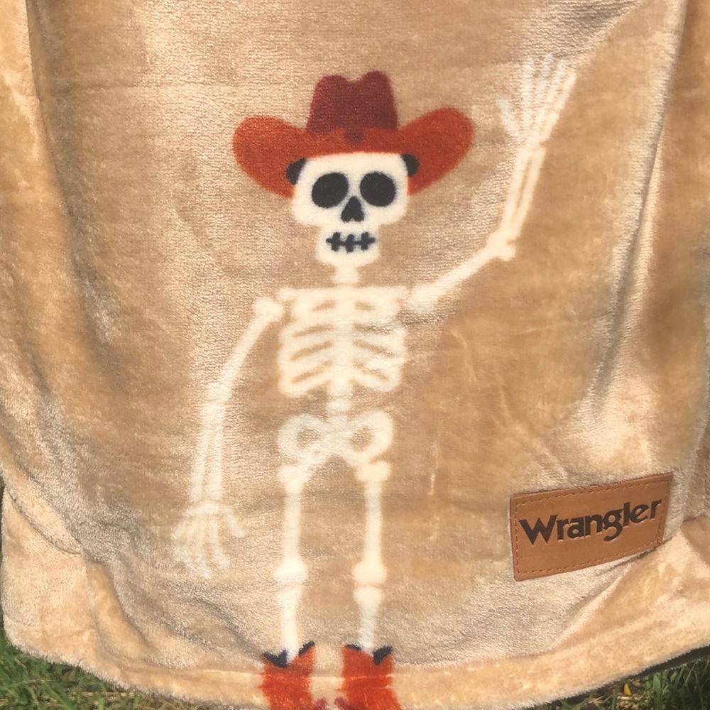 NWT Wrangler Tan Plush Throw with Cowboy Hats & Skeletons